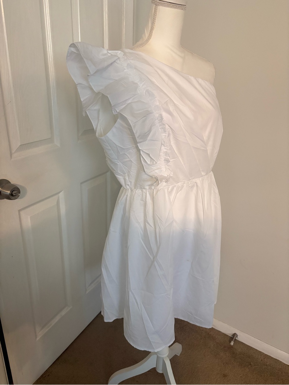 NWT White One Shoulder Ruffle Mini Dress ZESICA L - Picture 6 of 9